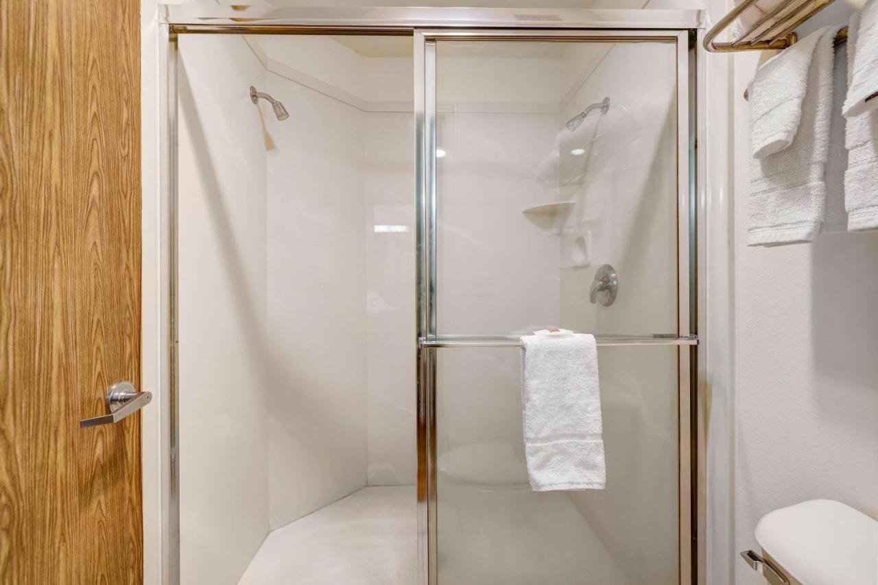 King Room Roll Shower Disability Access Non-Smoking
